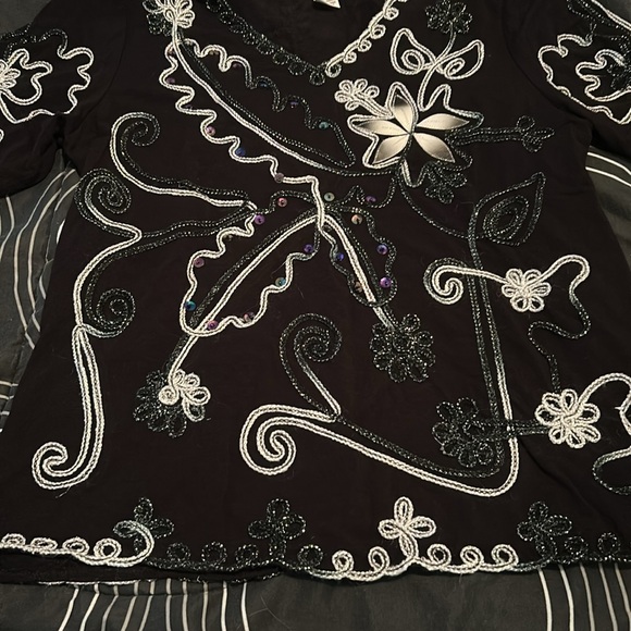 Black Blouse with design - Picture 3 of 4